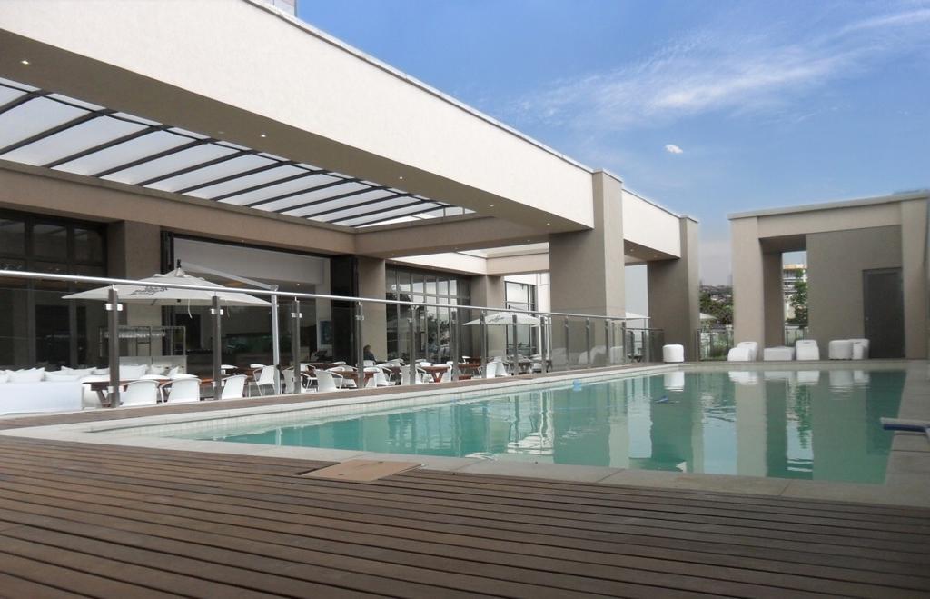 Luxury @ Sandton Skye Йоганнесбурґ Екстер'єр фото